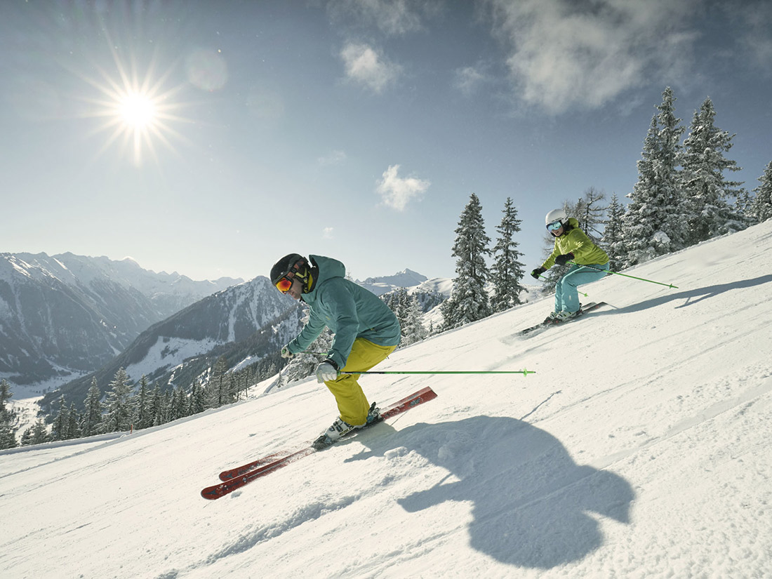 Skiing pleasure on 4-ski mountains